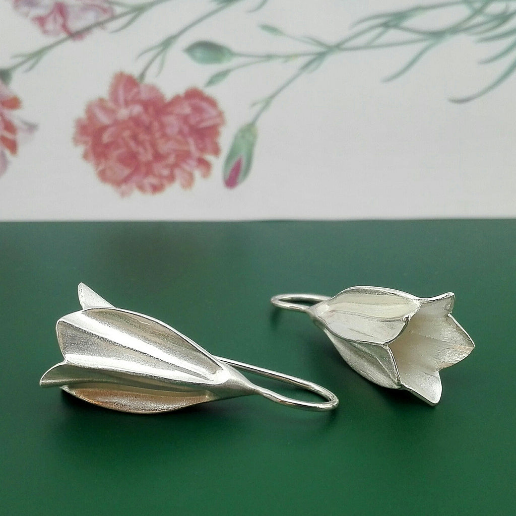 Ohrringe Glockenblumen aus Silber von Dörte Dietrich Schmuck Leipzig