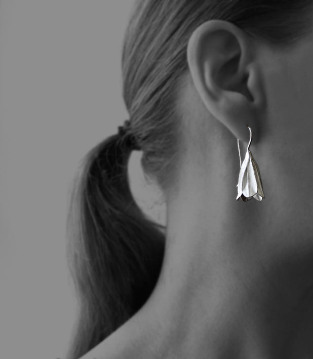 Ohrringe Glockenblumen aus Silber von Dörte Dietrich Schmuck Leipzig