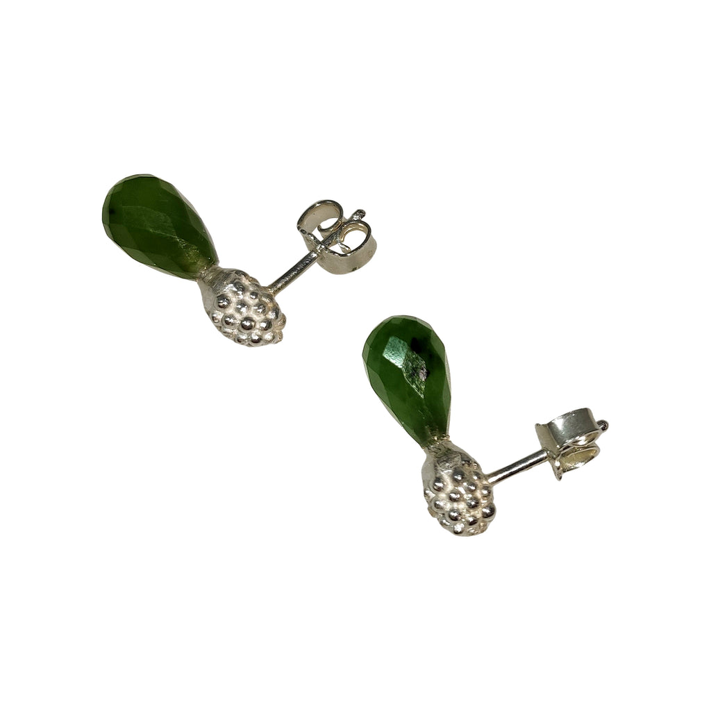 Ohrstecker aus Silber und grüner Jade