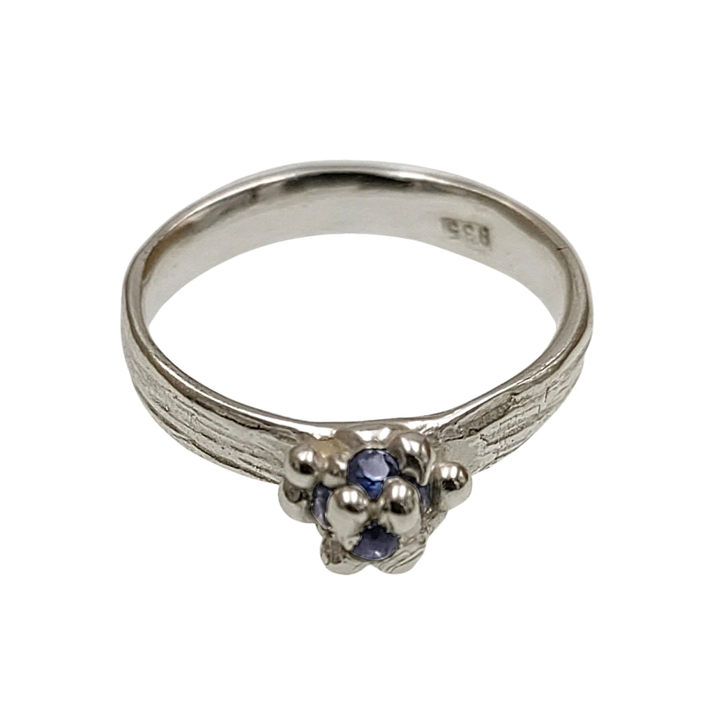 Silberring mit Saphiren in Kornblumenblau